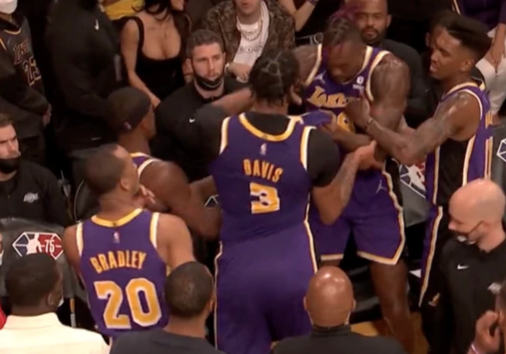  浓眉哥内线统治力尽显湖人主场轻取火箭队